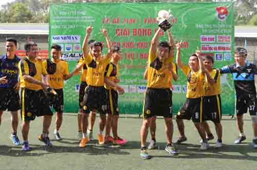 Học viện Công nghệ BCVT vô địch giải bóng đá Đoàn Khối khu vực phía Nam ảnh 2